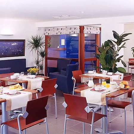 Adagio Access Le Sextant Apartment *